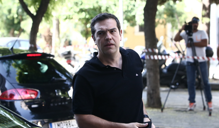 O χρησμός Τσίπρα για τις πρόωρες εκλογές: “Να πάτε να κάνετε κανένα μπάνιο”