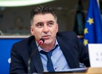 Ο Ζαγοράκης συμμετέχει σε εκστρατεία κατά του καρκίνου