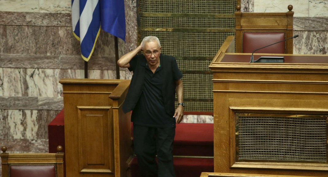 Ζουράρις για πυρκαγιές Αττικής: Εγώ δεν θα παραιτούμουν – Πολιτική ευθύνη έχει και ο λαός