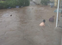 Βροχή τώρα: Χάος στην Αττική – Άνθρωποι “κολυμπούν” σε λασπόνερα