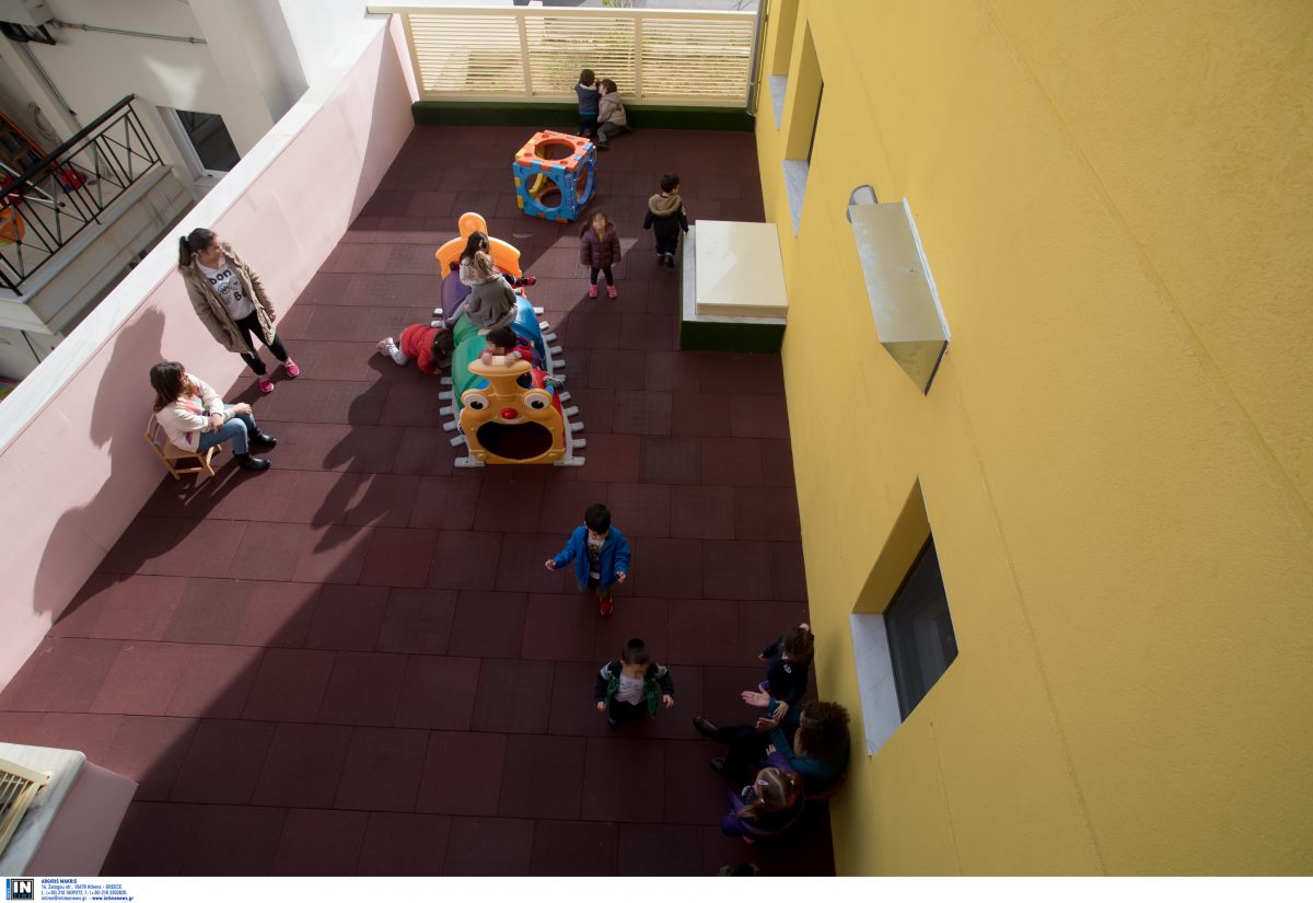 Παραδοχή Καρέλλα – 35.000 παιδιά εκτός παιδικών σταθμών