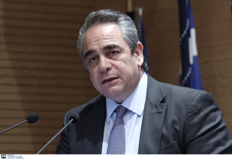 Μίχαλος: «Ναι» στην επαναφορά του κατώτατου μισθού στα 751 ευρώ