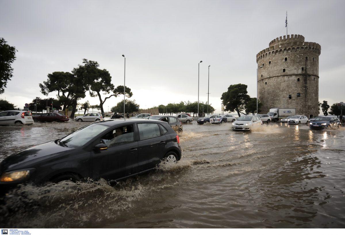 Θεσσαλονίκη: Μεγάλες πλημμύρες στον Πολύγυρο από τον κατακλυσμό (pics)