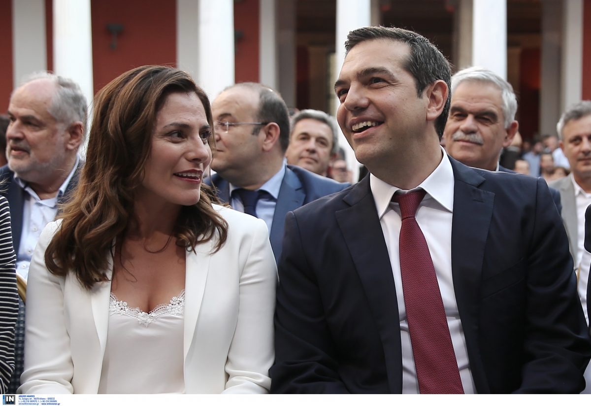 Τσίπρας: Η φωτογραφία που “ανέβασε” από την Ιθάκη με την Μπαζιάνα (pic)