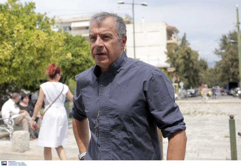 Θεοδωράκης: Ο Τσίπρας καταγγέλλει τα μνημόνια – Για το τρίτο έχει πλήρη ευθύνη (vid)
