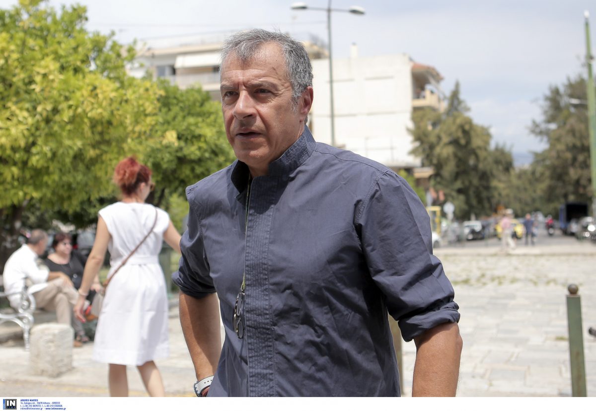 Θεοδωράκης: Ο Τσίπρας καταγγέλλει τα μνημόνια – Για το τρίτο έχει πλήρη ευθύνη (vid)