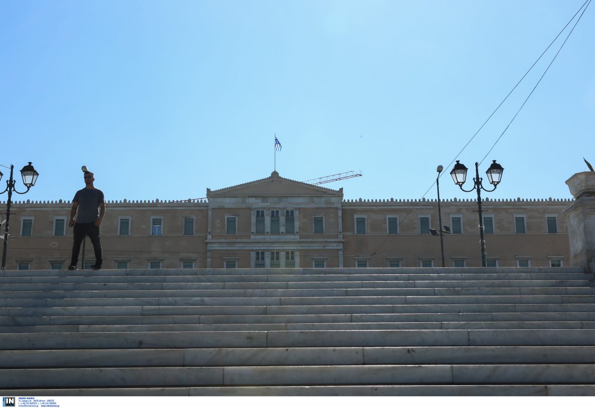 Δεκαπενταύγουστος: Άδεια η Αθήνα – Ώρα για τουρισμό στην πρωτεύουσα (pics)