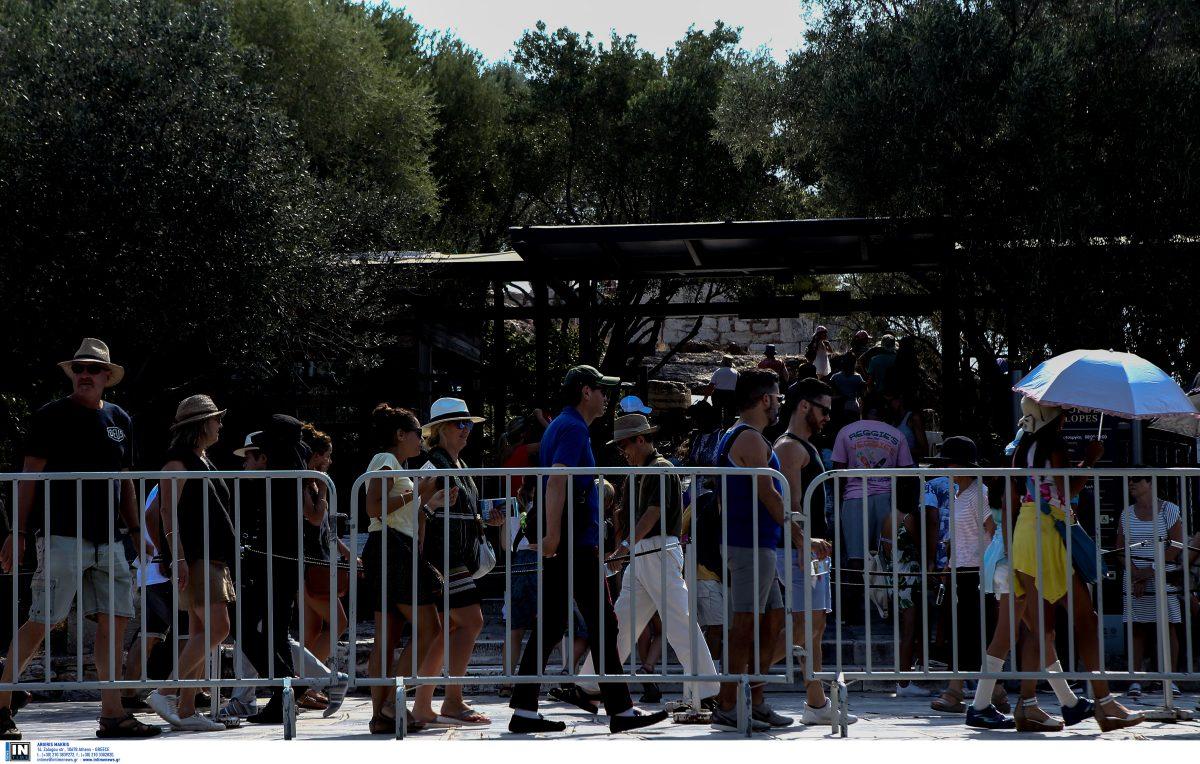 ΣΕΤΕ: Η Ελλάδα “ψωνίζει” τουρίστες από το πάνω ράφι