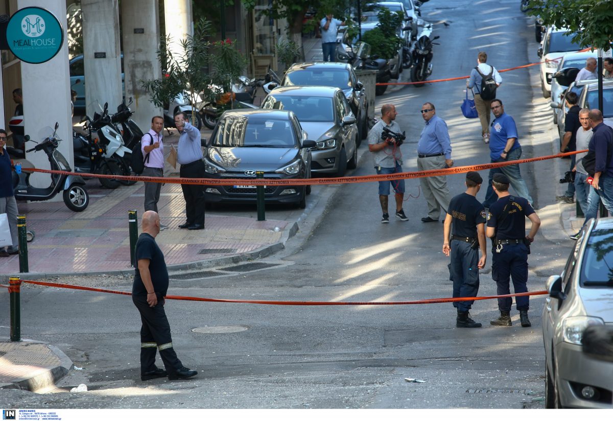 Πειραιάς: Μέσα σε σακίδιο η βόμβα που προκάλεσε την ισχυρή έκρηξη (pics)