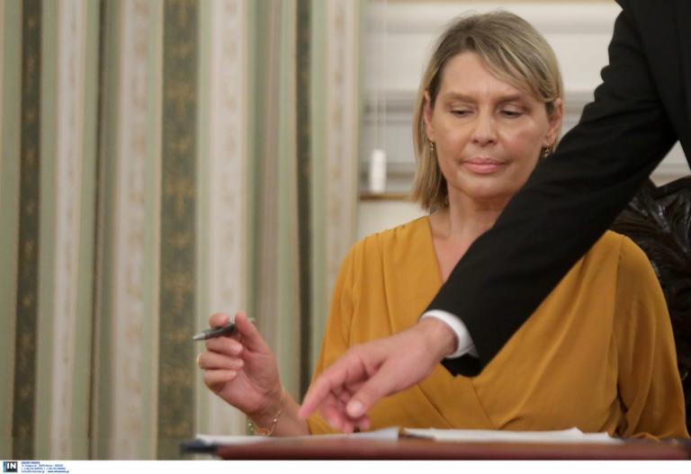Παπακώστα: Η πρώτη της δήλωση ως υφυπουργός με αναφορά στον Καραμανλή