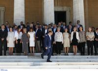 Υπουργικό: Η οικογενειακή φωτογραφία και η απουσία που προκάλεσε αίσθηση (pic)