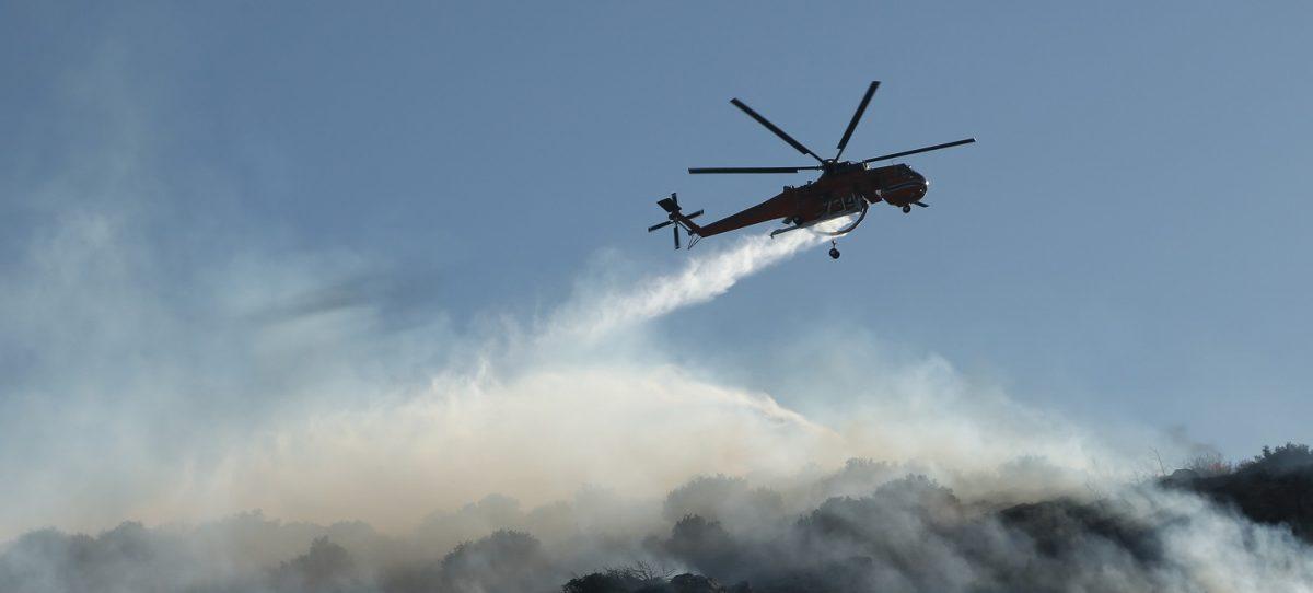 ΦΩΤΙΑ ΤΩΡΑ: Μεγάλη πυρκαγιά στην Μάνη