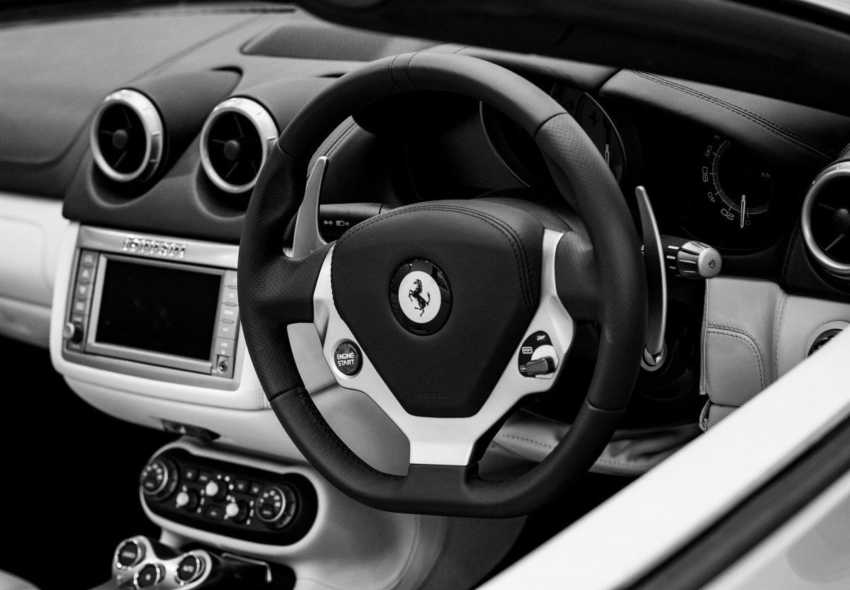 Ferrari: Ένα βιβλίο για τα αυτοκίνητα συνώνυμα της ταχύτητας