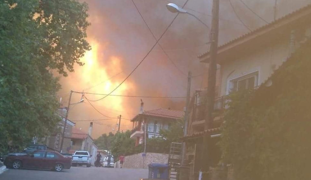Φωτιά τώρα: Σύσκεψη του Συμβουλίου Διαχείρισης Κρίσεων για την πυρκαγιά στην Εύβοια