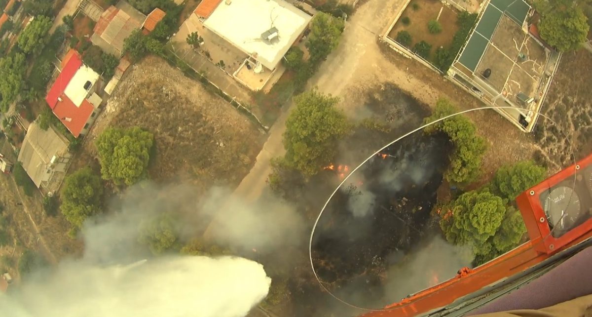 Φωτιές Αττική: Το συγκλονιστικό video από την πυρκαγιά στην Κινέτα