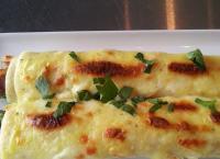 Η συνταγή της Ημέρας: Κρέπες με τυροκαυτερή και ελιές