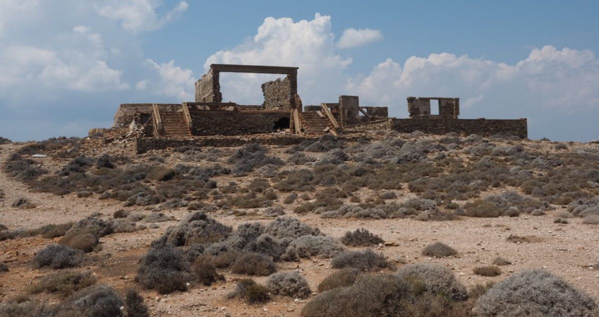 Αυτοψία στη Μακρόνησο από κλιμάκια των υπουργείων Πολιτισμού και Περιβάλλοντος