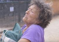 Μάτι: Η συγκλονιστική μαρτυρία της γυναίκας που επέζησε από το οικόπεδο του θανάτου