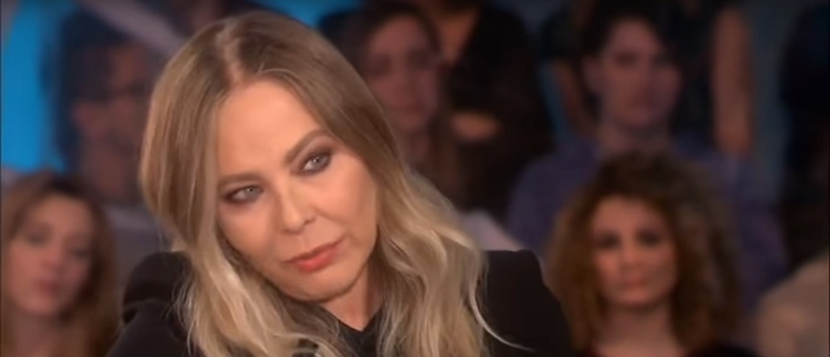 Στη Σκιάθο για διακοπές η Ορνέλα Μούτι και ο Φράνκο Τσιαμπέλα