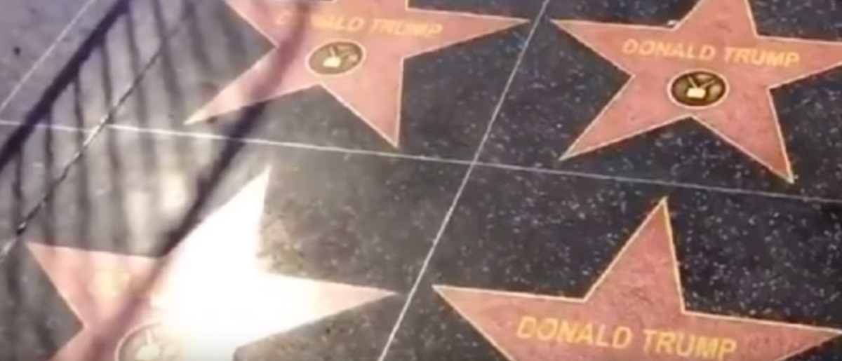 «Πολλαπλασιάστηκε» το αστέρι του Τραμπ στο Walk of Fame