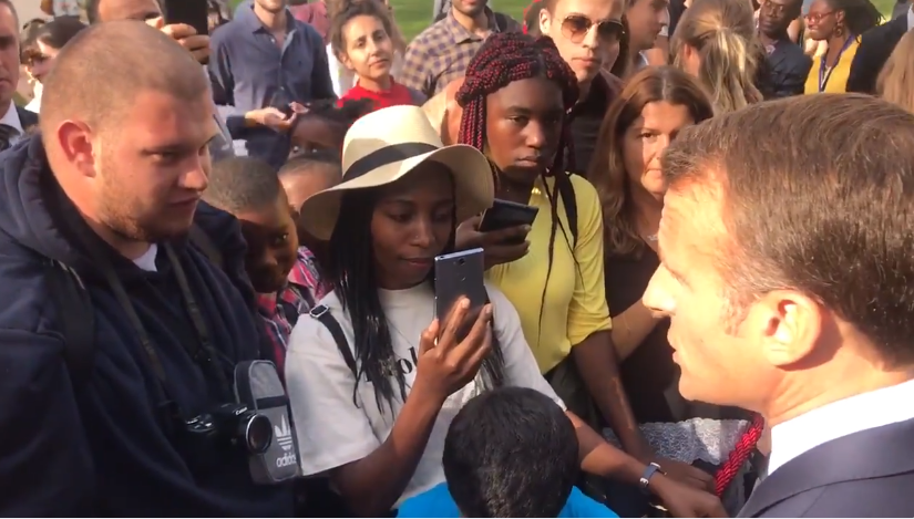 Μακρόν σε άνεργο: “Περνάω τον δρόμο και σου βρίσκω δουλειά” (vid)