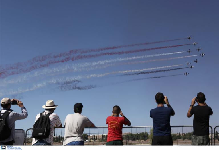 Athens Flying Week: Αεροπλάνα θα πετάξουν σε χαμηλό ύψος πάνω από την Αθήνα