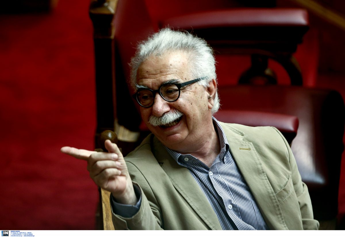Γαβρόγλου: Σκέψεις και τα δημοτικά να ανοίγουν στις 9:00