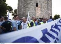 ΔΕΘ 2018: Ένστολοι διαμαρτύρονται στο Λευκό Πύργο (pics)