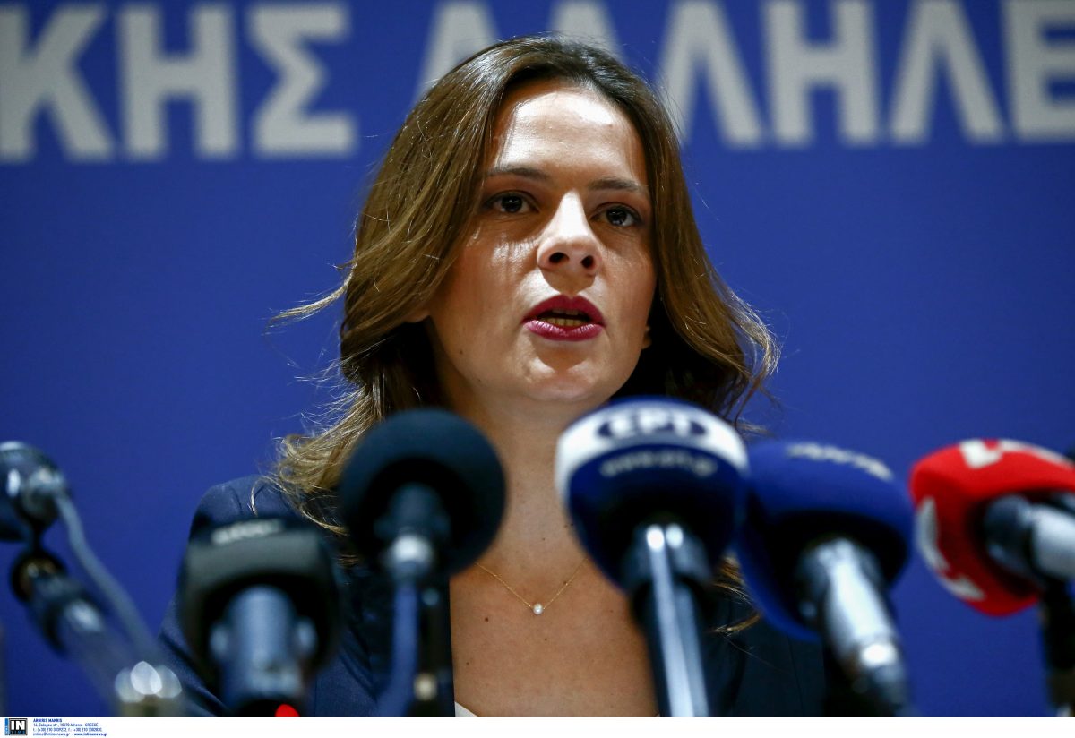 Αχτσιόγλου: Ελαφρύνσεις για 250.000 μη μισθωτούς ασφαλισμένους