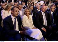 ΔΕΘ 2018: Η Μαρέβα ντυμένη στα λευκά στο πλευρό του Μητσοτάκη (pics)
