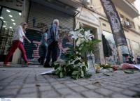 Ζακ Κωστόπουλος: Ακροδεξιοί έξω από το κοσμηματοπωλείο που σκοτώθηκε (vid)