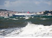 Ξενοφών: Σαρώνει ο άνεμος – Βροχές, καταιγίδες, χιόνια και κλειστά σχολεία