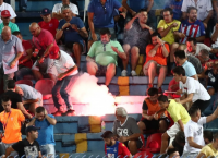 Πανιώνιος ΠΑΟΚ: Πεντάλεπτη διακοπή από ένταση στις κερκίδες