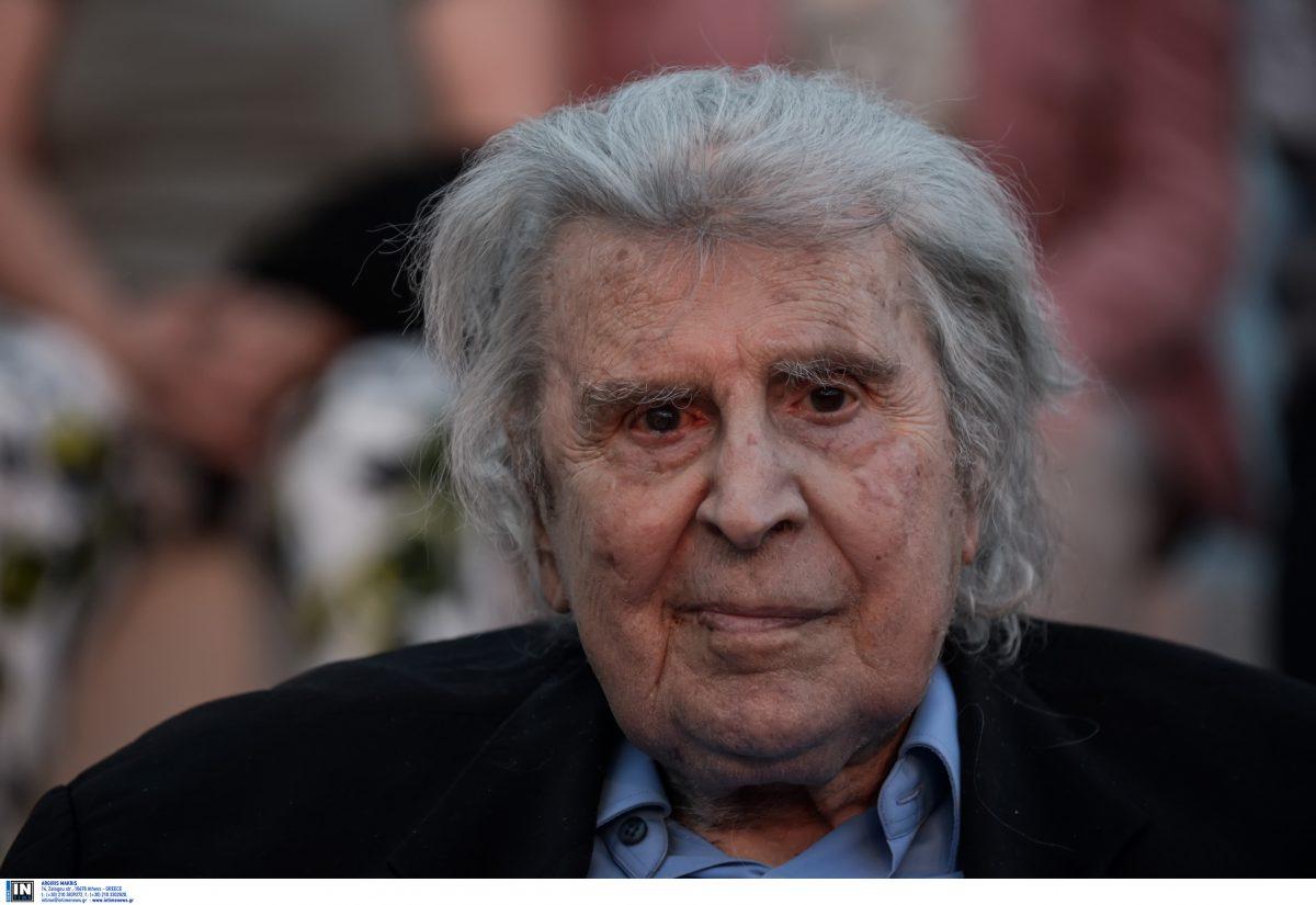 Μίκης Θεοδωράκης: Επίθεση σε Τσίπρα – “Και Μανιαδάκης κ. Πρωθυπουργέ;”