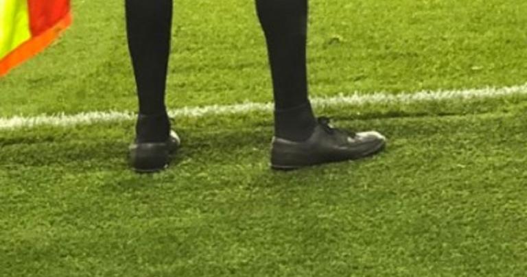 Αγγλία: Η εμφάνιση διαιτητή στο Λιγκ Καπ που δεν πέρασε απαρατήρητη (pics)