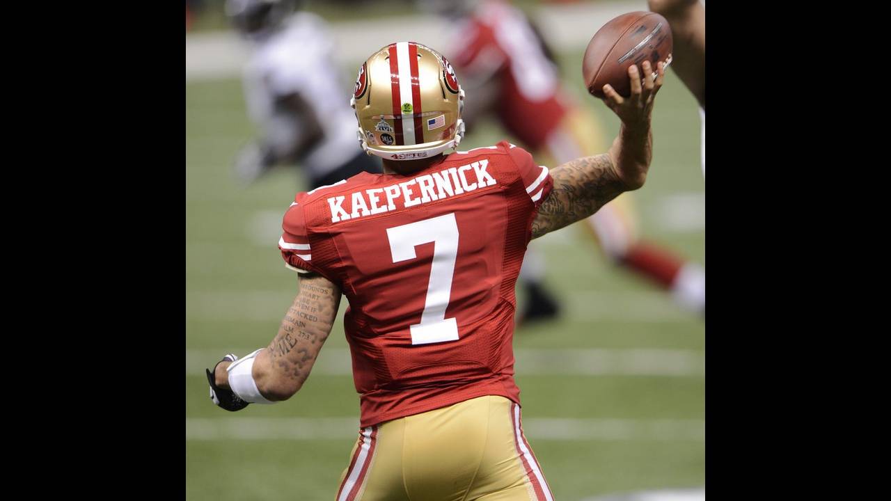 COLIN KAEPERNICK: Δικαιώνεται και γίνεται το σύμβολο του «Just Do It»