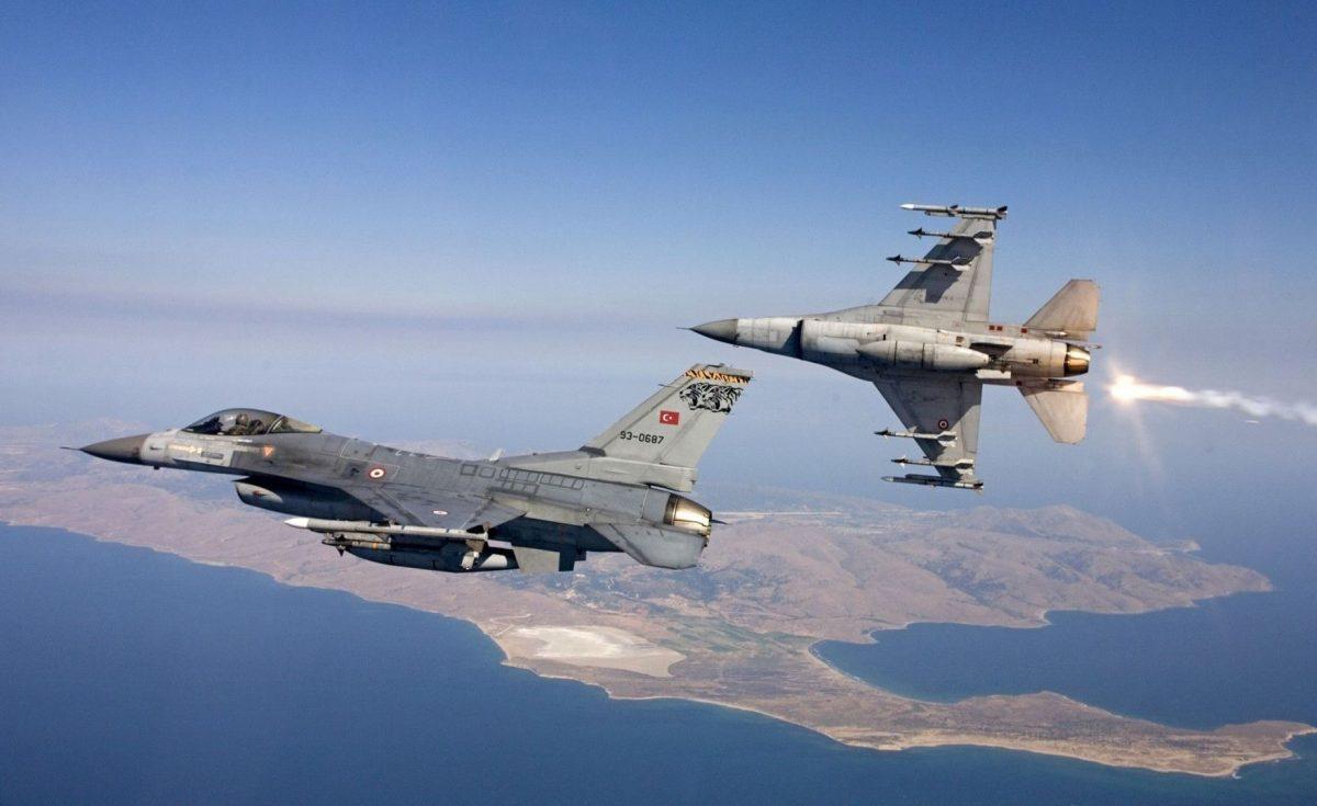 Τουρκικές υπερπτήσεις: Ζεύγος F-16 πέταξε πάνω από τον Έβρο