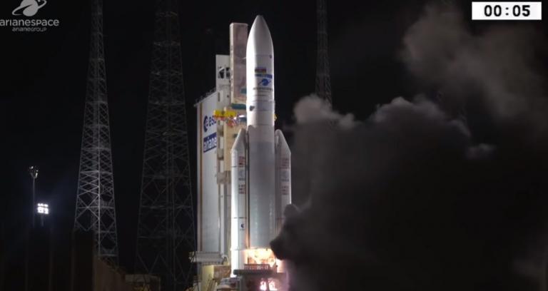 Ariane 5: Πραγματοποιήθηκε η 100ή εκτόξευση του ευρωπαϊκού πυραύλου (pic&vid)