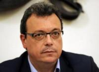 Φάμελλος: Το πολιτικό δίλημμα είναι απλό: “με τους πολλούς ή με τους λίγους”