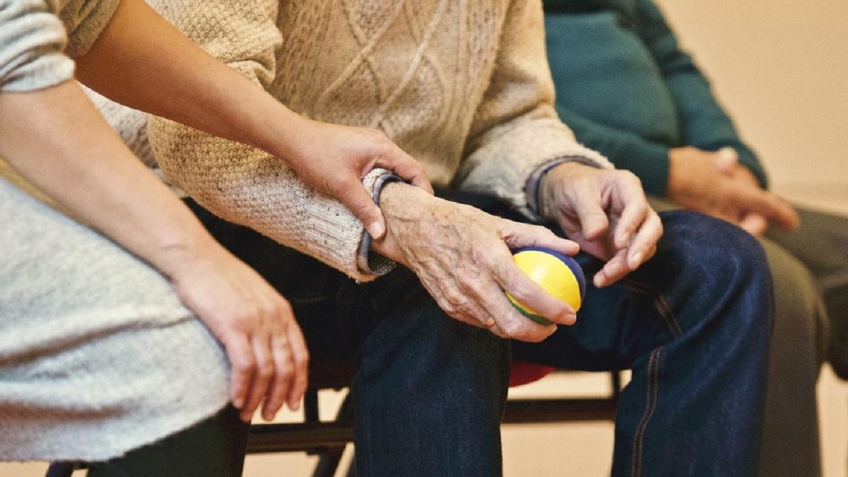 Εκρηκτικό μείγμα η γήρανση του πληθυσμού με την υπογεννητικότητα στην Ελλάδα