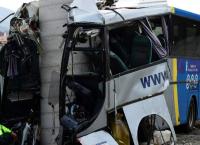 Ισπανία: Λεωφορείο “σφηνώθηκε” σε υποστύλωμα γέφυρας – 5 νεκροί