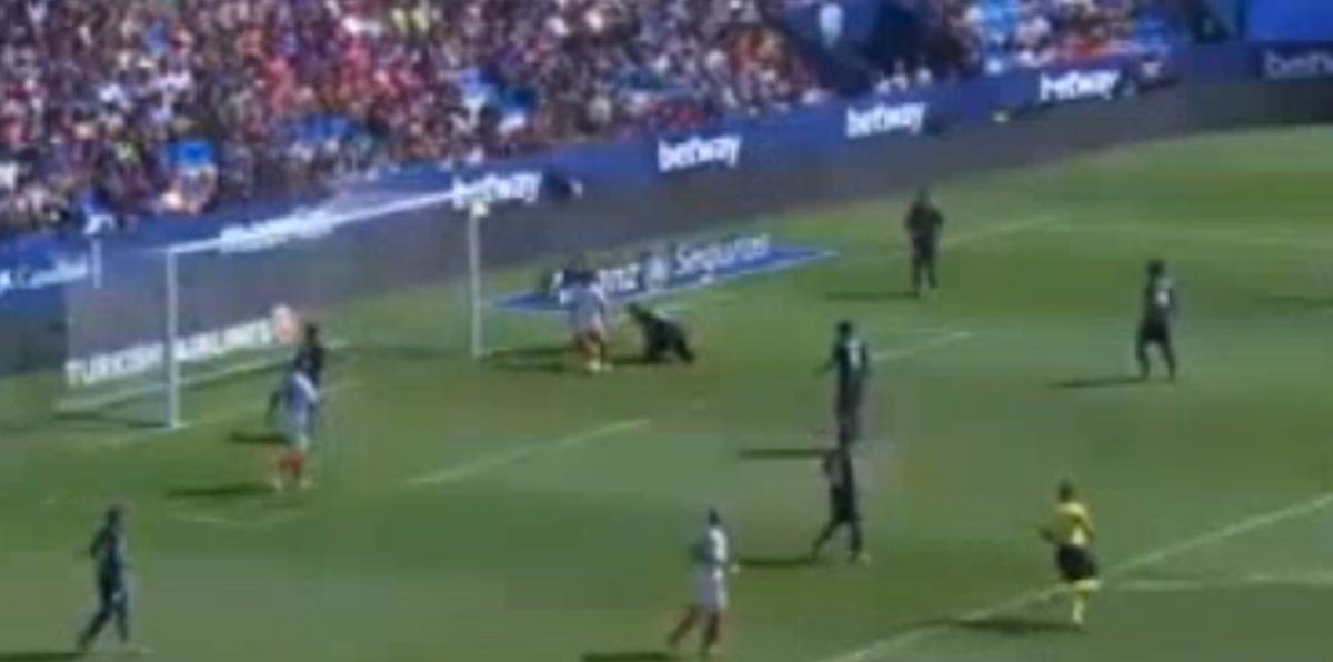 Το αστείο γκολ της Σεβίλλης: Απίστευτη “γκάφα” από τον τερματοφύλακα της Λεβάντε (vid)
