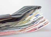 Επιδόματα ΟΑΕΔ: Τα νέα ποσά μετά την αύξηση του κατώτατου μισθού