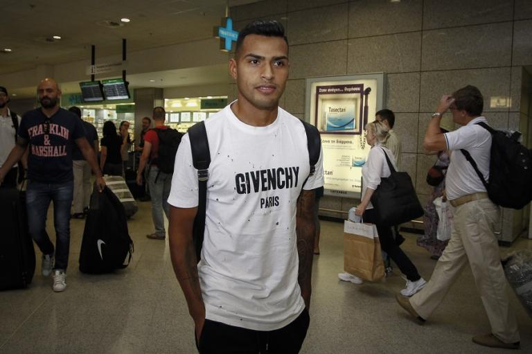 Ολυμπιακός: Στην Αθήνα ο Ναχουέλ (pics)