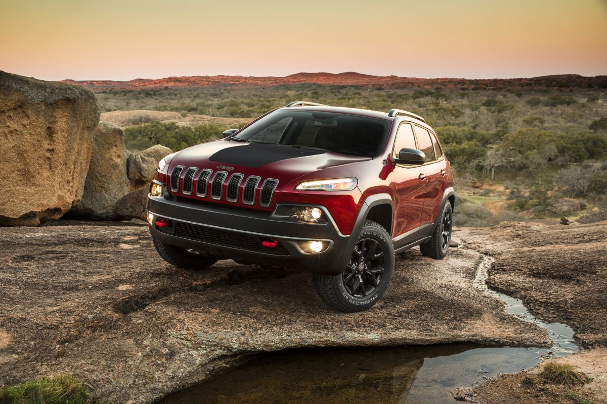 Το νέο Jeep Cherokee γίνεται πιο ικανό, στιλάτο και δυνατό