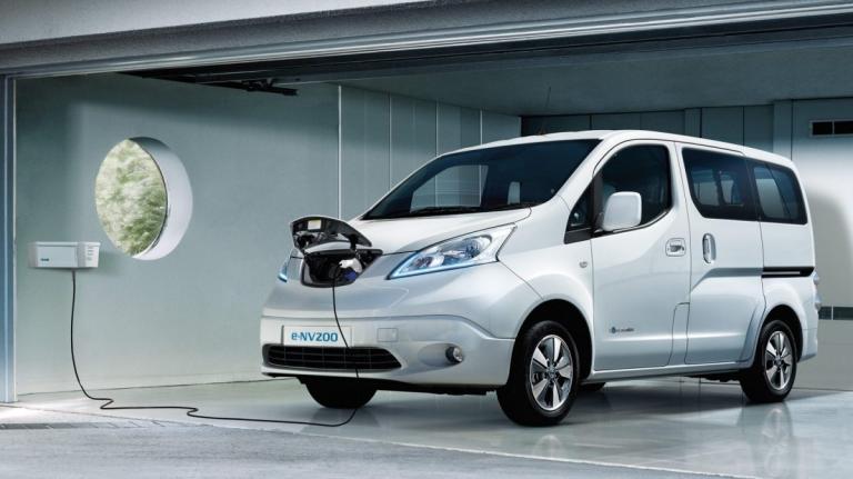 Nissan e-NV200: Κάνει τις επαγγελματικές μετακινήσεις με μηδενικούς ρύπους (vid)