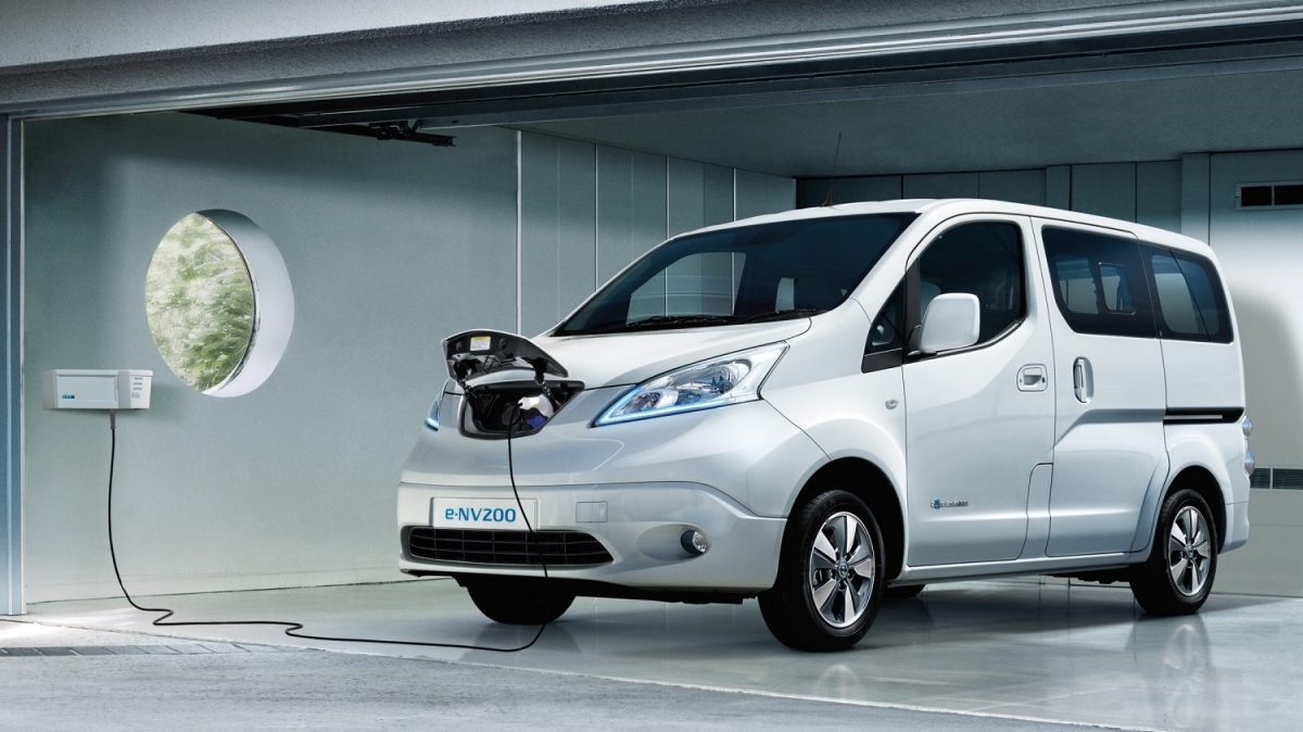 Nissan e-NV200: Κάνει τις επαγγελματικές μετακινήσεις με μηδενικούς ρύπους (vid)