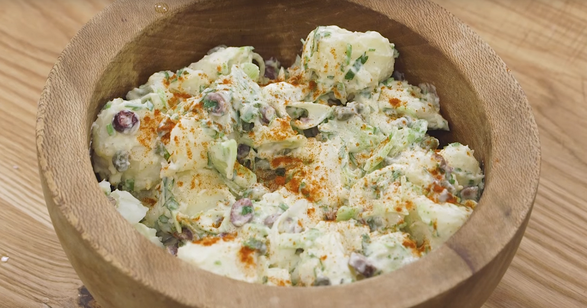 Η συνταγή της ημέρας: Πεντανόστιμη ελαφριά πατατοσαλάτα με γιαούρτι