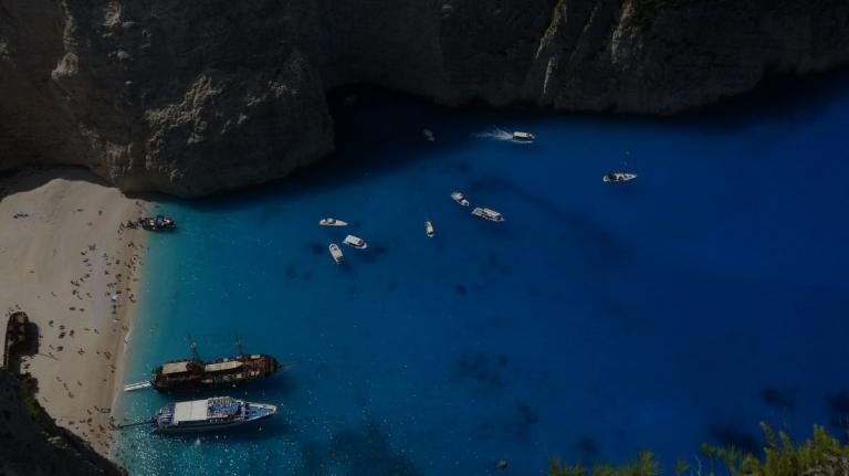 ΠΑΡΑΛΙΑ ΝΑΥΑΓΙΟ: Συγκλονιστικές μαρτυρίες – “Ψάχναμε τα παιδιά μας – Εικόνες βιβλικής καταστροφής”