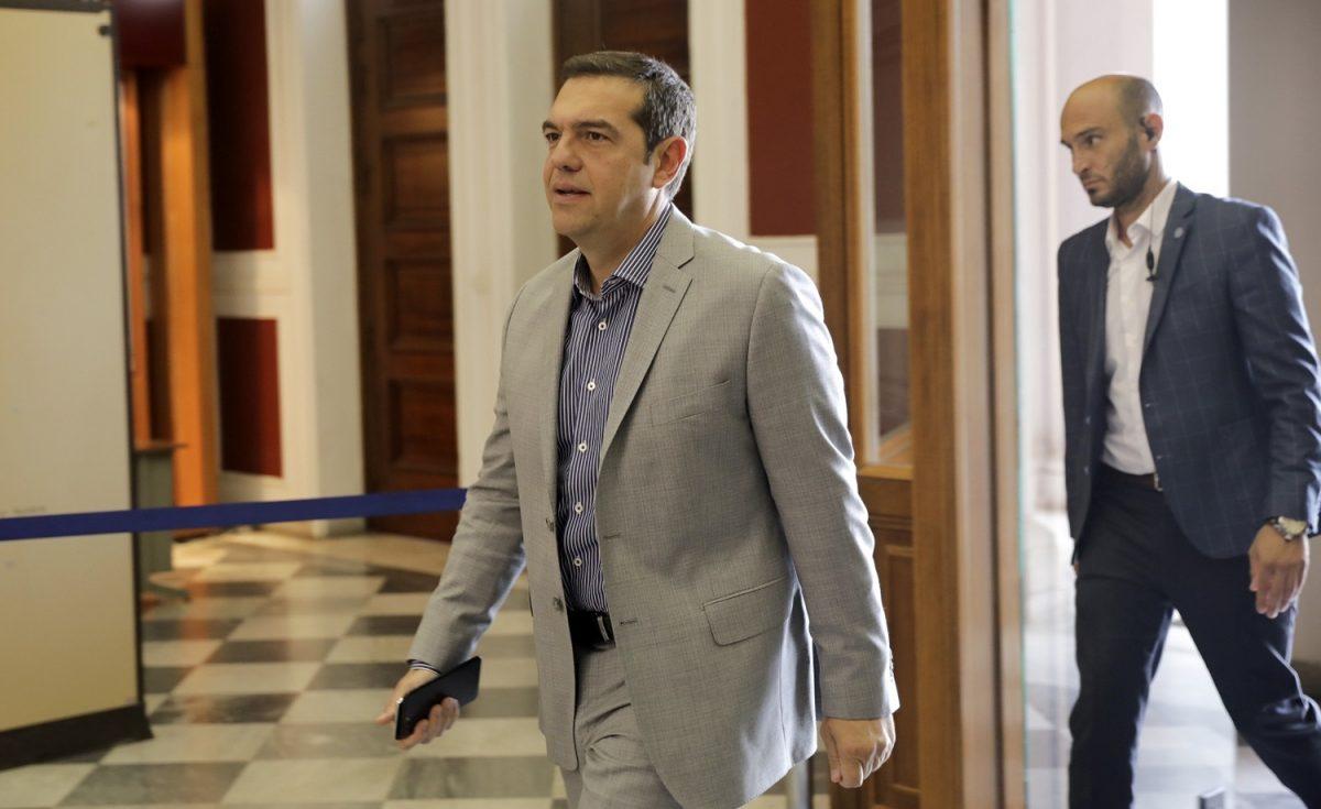 Αλέξης Τσίπρας: Έφτασε στο γραφείο του στη Θεσσαλονίκη (pics)